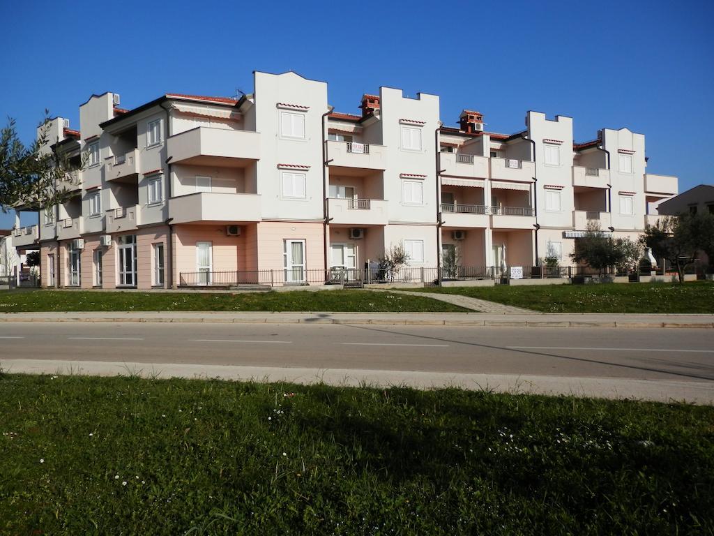 Apartments Nautica Novigrad  ภายนอก รูปภาพ